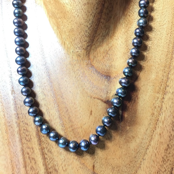 BLACK PEARL NECKLACE - Picture 3 of 7